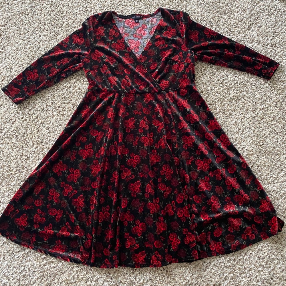 Torrid dress covered in roses